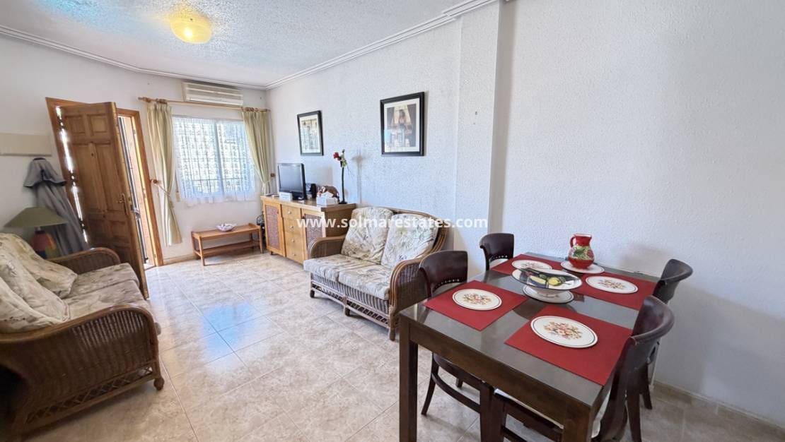 3 slaapkamer Appartement te koop in La Zenia met zwembad - € 189.000 (Ref: 10007750)