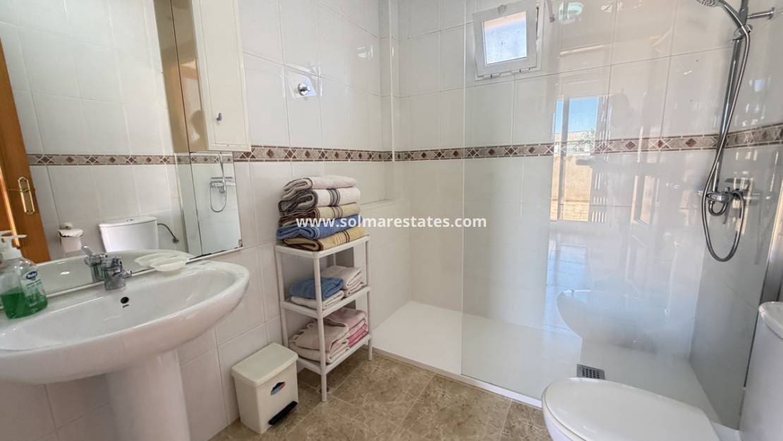 3 slaapkamer Appartement te koop in La Zenia met zwembad - € 189.000 (Ref: 10007750)