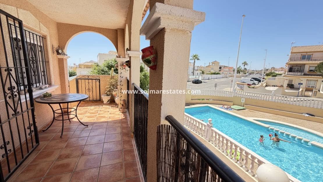 3 slaapkamer Appartement te koop in La Zenia met zwembad - € 189.000 (Ref: 10007750)