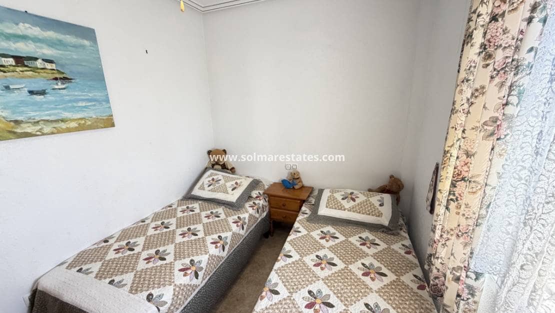 3 slaapkamer Appartement te koop in La Zenia met zwembad - € 189.000 (Ref: 10007750)