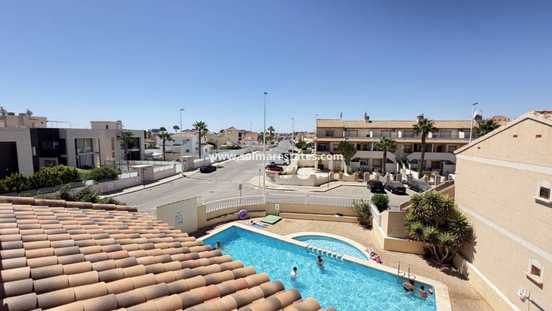 3 slaapkamer Appartement te koop in La Zenia met zwembad - € 189.000 (Ref: 10007750)