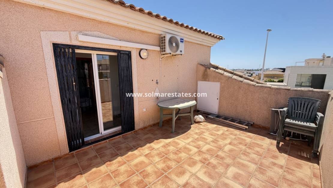 3 slaapkamer Appartement te koop in La Zenia met zwembad - € 189.000 (Ref: 10007750)