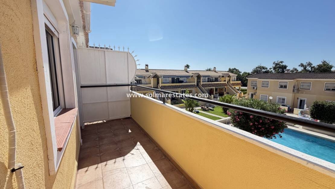 2 soverom Leilighet til salgs i Villamartin med svømmebasseng - € 139 995 (Ref: 10007751)