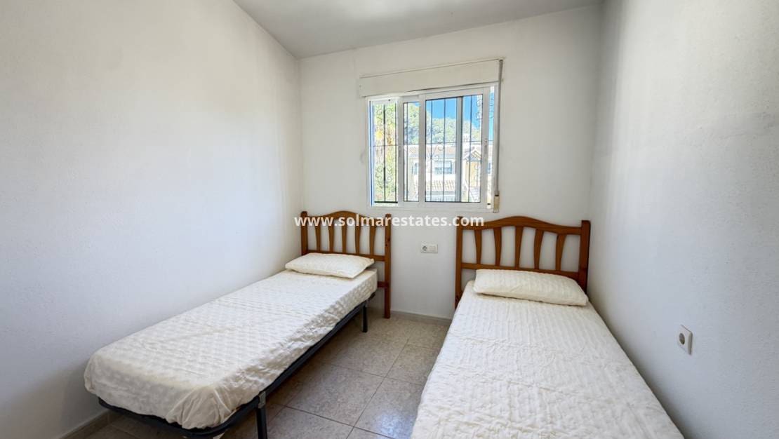 2 soverom Leilighet til salgs i Villamartin med svømmebasseng - € 139 995 (Ref: 10007751)