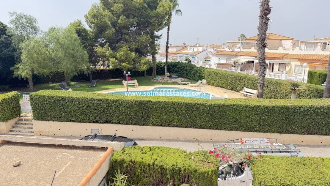 Pareado de 3 habitaciones en La Florida en venta con piscina - 229.000 € (Ref: 10007752)