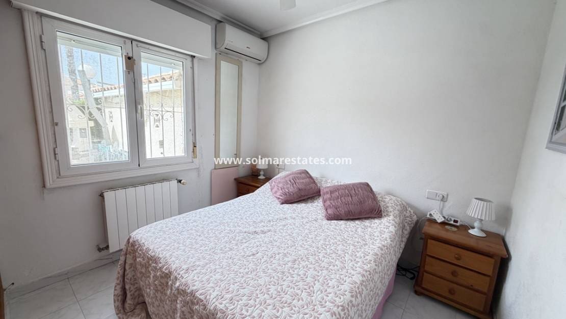 Pareado de 3 habitaciones en La Florida en venta con piscina - 229.000 € (Ref: 10007752)