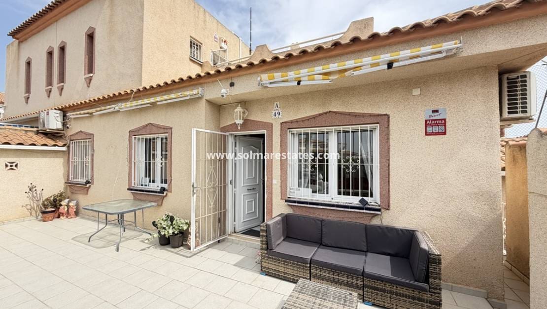 Pareado de 3 habitaciones en La Florida en venta con piscina - 229.000 € (Ref: 10007752)