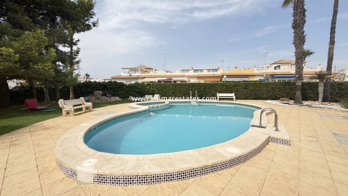 Pareado de 3 habitaciones en La Florida en venta con piscina - 229.000 € (Ref: 10007752)