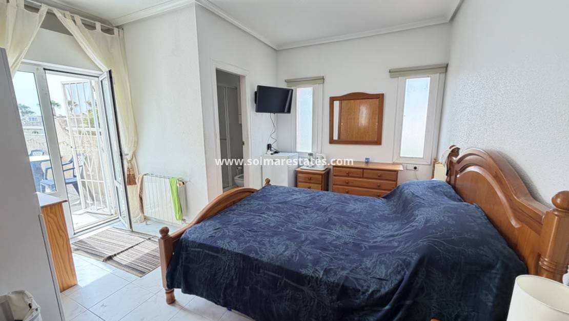 Pareado de 3 habitaciones en La Florida en venta con piscina - 229.000 € (Ref: 10007752)
