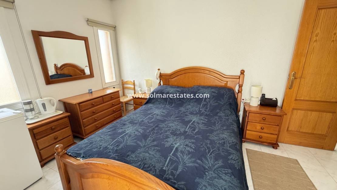 Pareado de 3 habitaciones en La Florida en venta con piscina - 229.000 € (Ref: 10007752)
