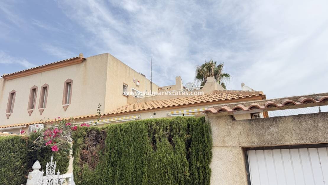 Pareado de 3 habitaciones en La Florida en venta con piscina - 229.000 € (Ref: 10007752)