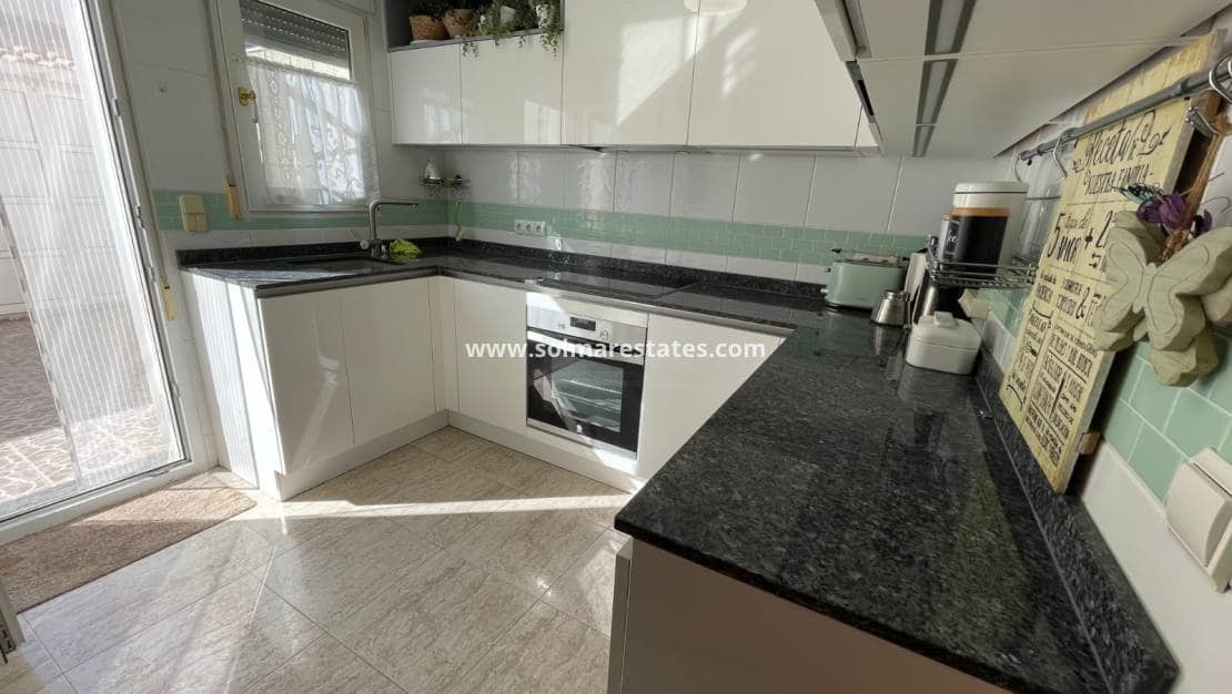 Casa de 3 habitaciones en Torre de la Horadada en venta con piscina - 355.000 € (Ref: 10008012)