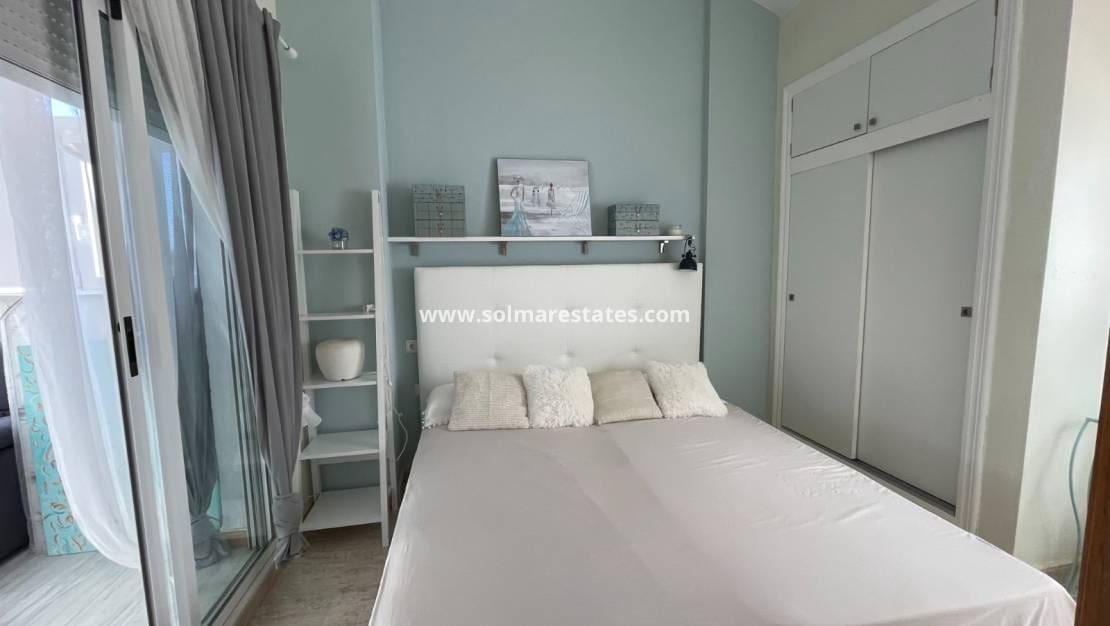 Casa de 3 habitaciones en Torre de la Horadada en venta con piscina - 355.000 € (Ref: 10008012)