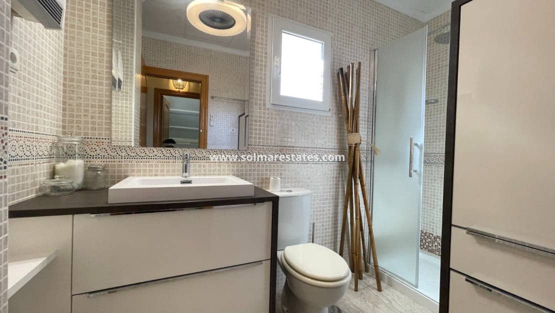 Casa de 3 habitaciones en Torre de la Horadada en venta con piscina - 355.000 € (Ref: 10008012)