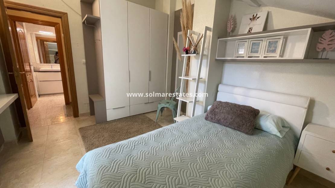 Casa de 3 habitaciones en Torre de la Horadada en venta con piscina - 355.000 € (Ref: 10008012)
