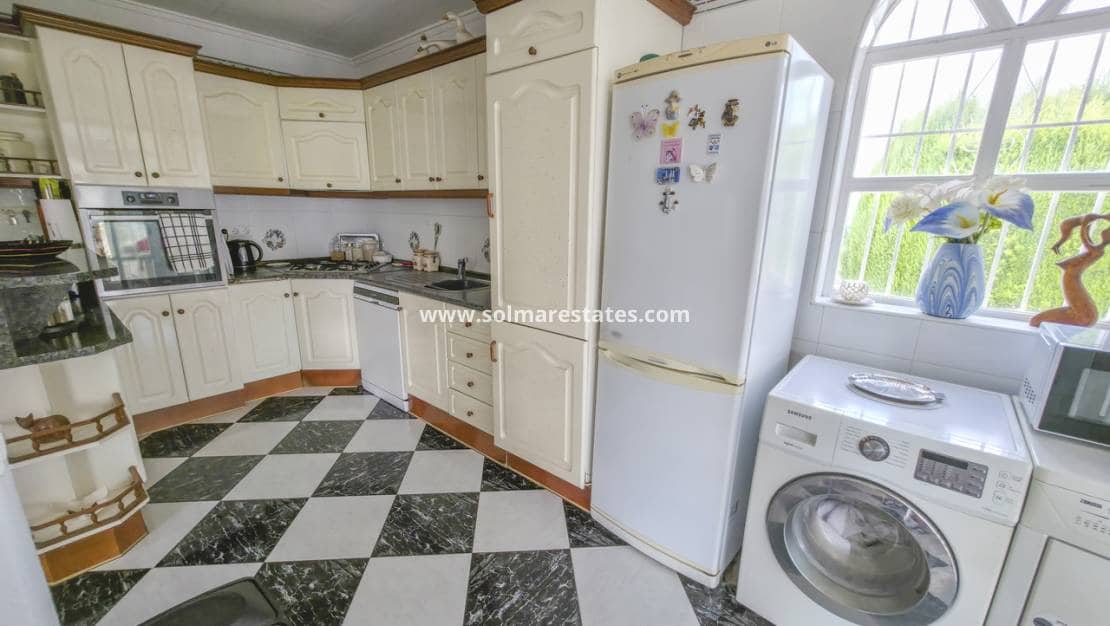 3 sovrum Villa till salu i San Luis med pool - 475 000 € (Ref: 10012225)