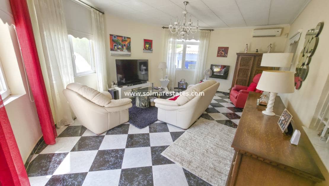 3 sovrum Villa till salu i San Luis med pool - 475 000 € (Ref: 10012225)