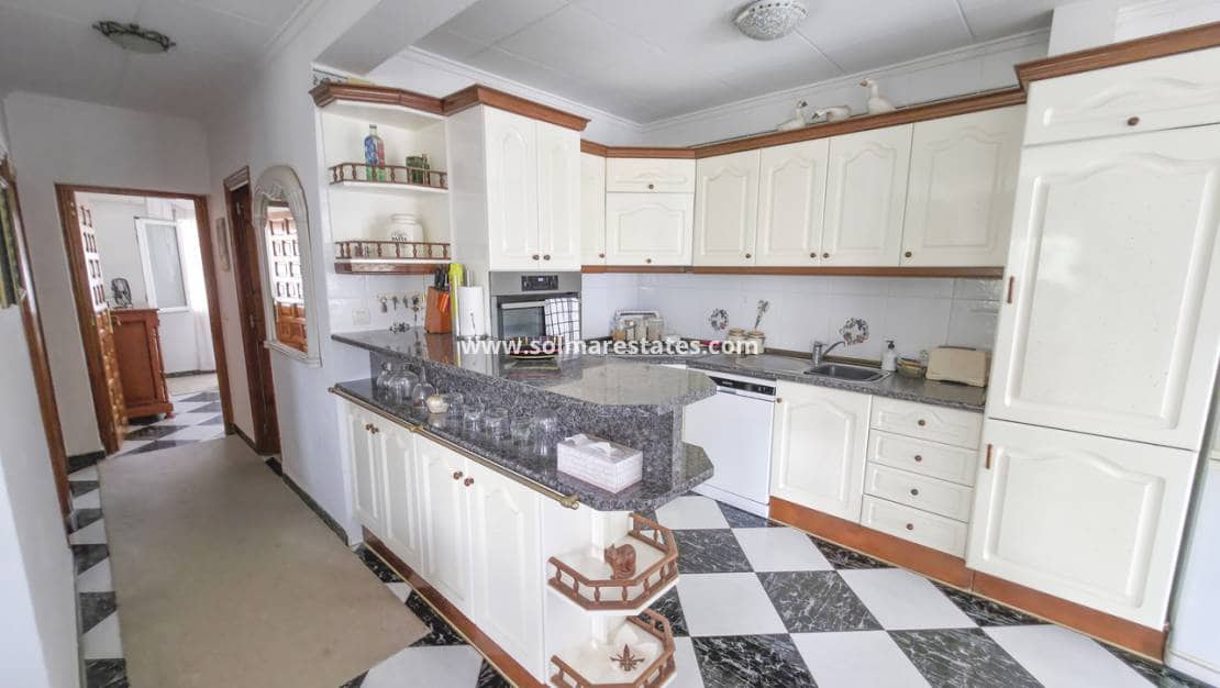 3 sovrum Villa till salu i San Luis med pool - 475 000 € (Ref: 10012225)