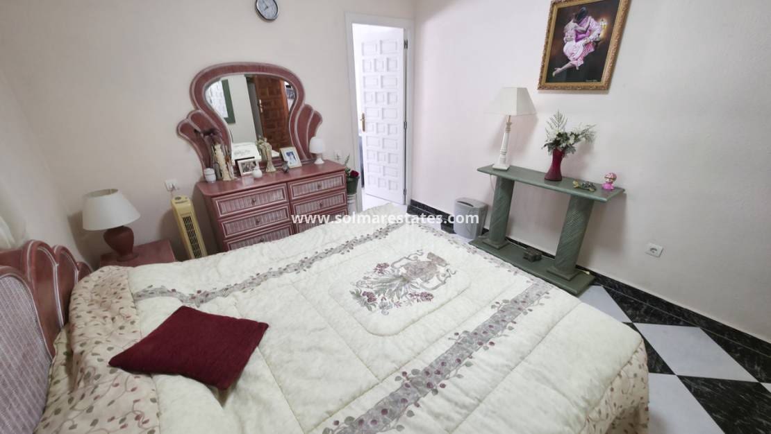 3 sovrum Villa till salu i San Luis med pool - 475 000 € (Ref: 10012225)