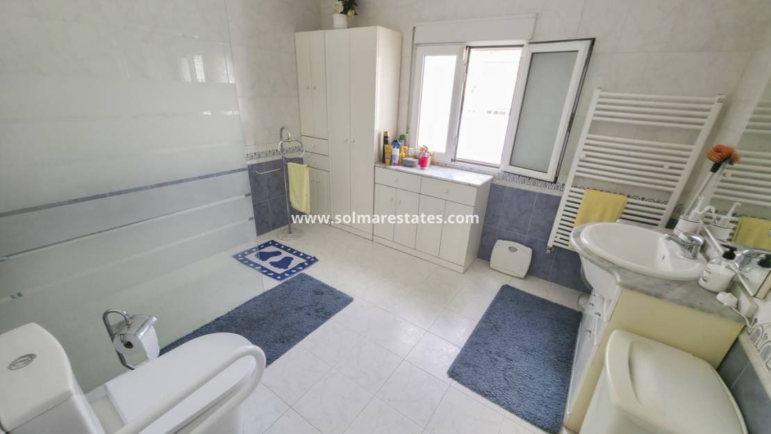 3 sovrum Villa till salu i San Luis med pool - 475 000 € (Ref: 10012225)
