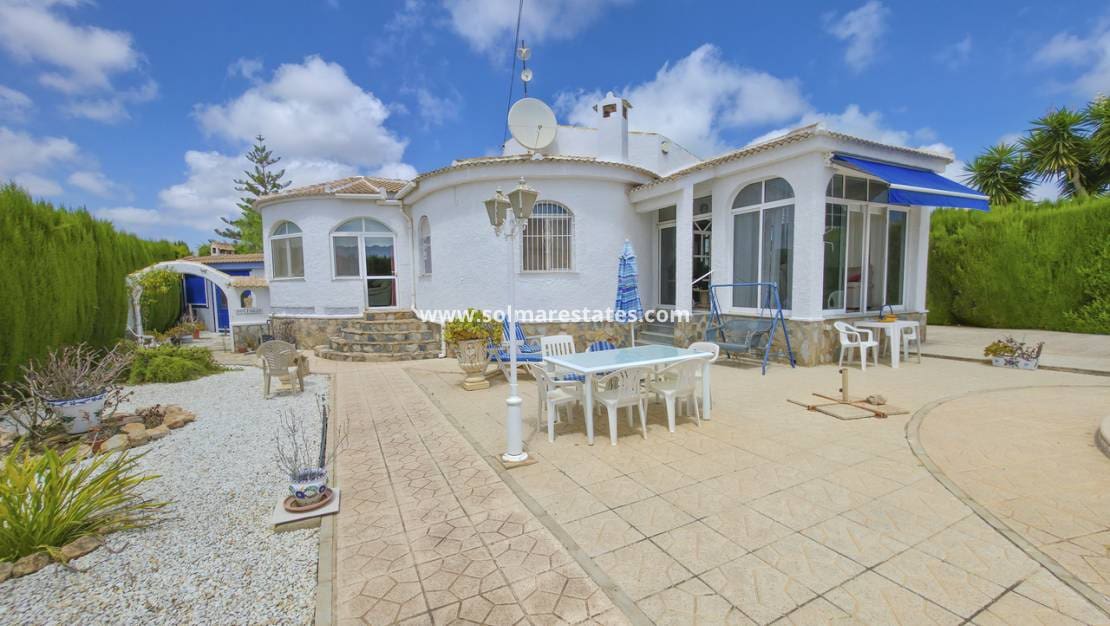 3 sovrum Villa till salu i San Luis med pool - 475 000 € (Ref: 10012225)