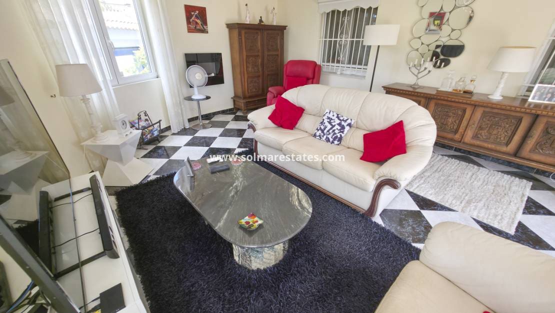 3 sovrum Villa till salu i San Luis med pool - 475 000 € (Ref: 10012225)