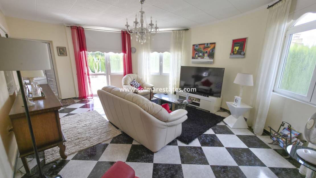 3 sovrum Villa till salu i San Luis med pool - 475 000 € (Ref: 10012225)