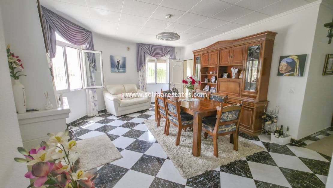 3 sovrum Villa till salu i San Luis med pool - 475 000 € (Ref: 10012225)