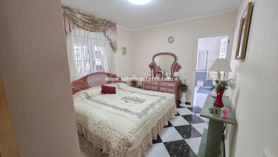 3 sovrum Villa till salu i San Luis med pool - 475 000 € (Ref: 10012225)
