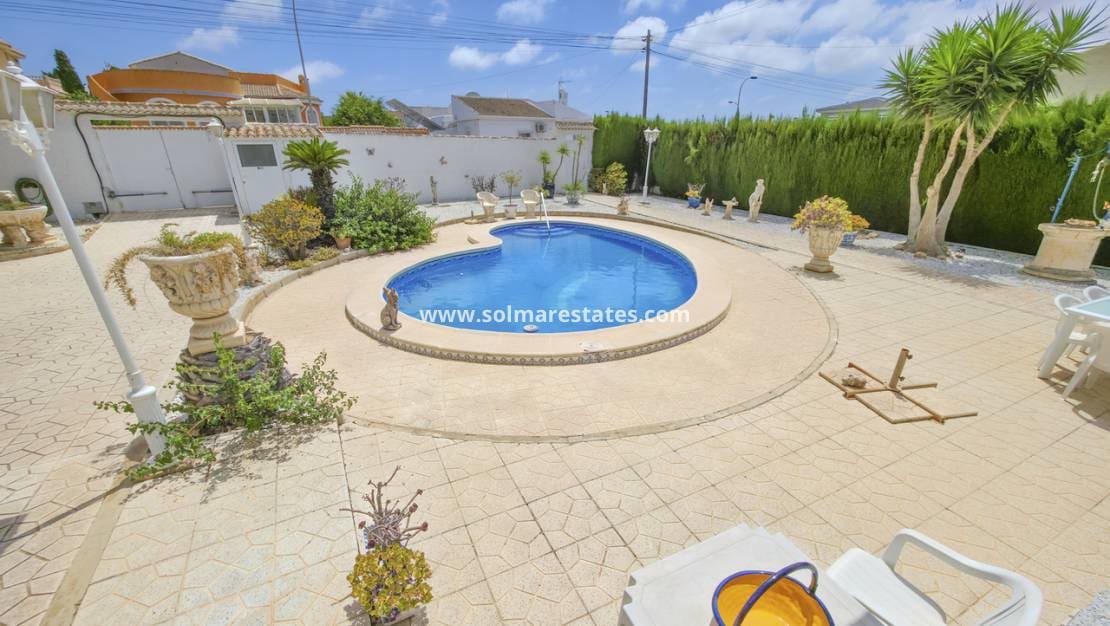 3 sovrum Villa till salu i San Luis med pool - 475 000 € (Ref: 10012225)