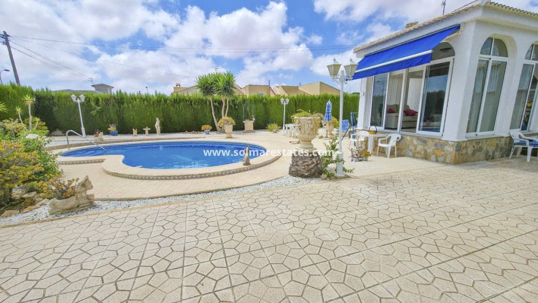 3 sovrum Villa till salu i San Luis med pool - 475 000 € (Ref: 10012225)