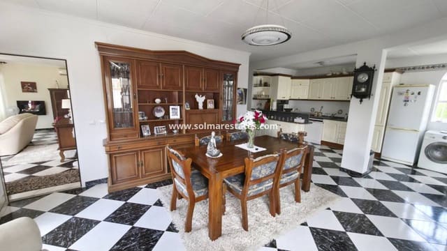 3 sovrum Villa till salu i San Luis, Torrevieja med pool - 475 000 € (Ref: 10012225)
