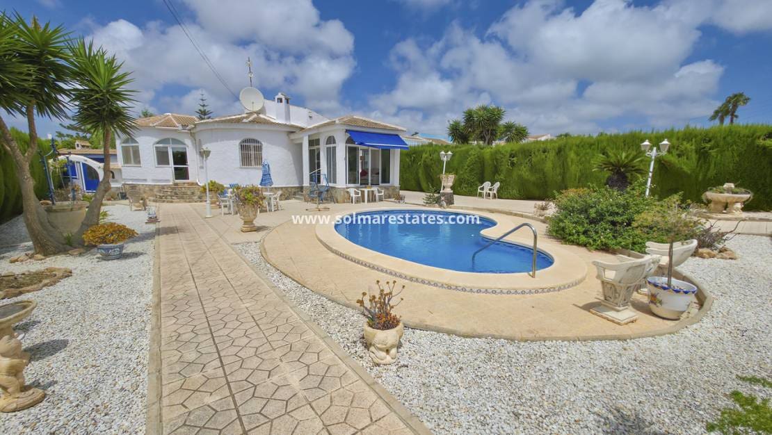 3 sovrum Villa till salu i San Luis med pool - 475 000 € (Ref: 10012225)