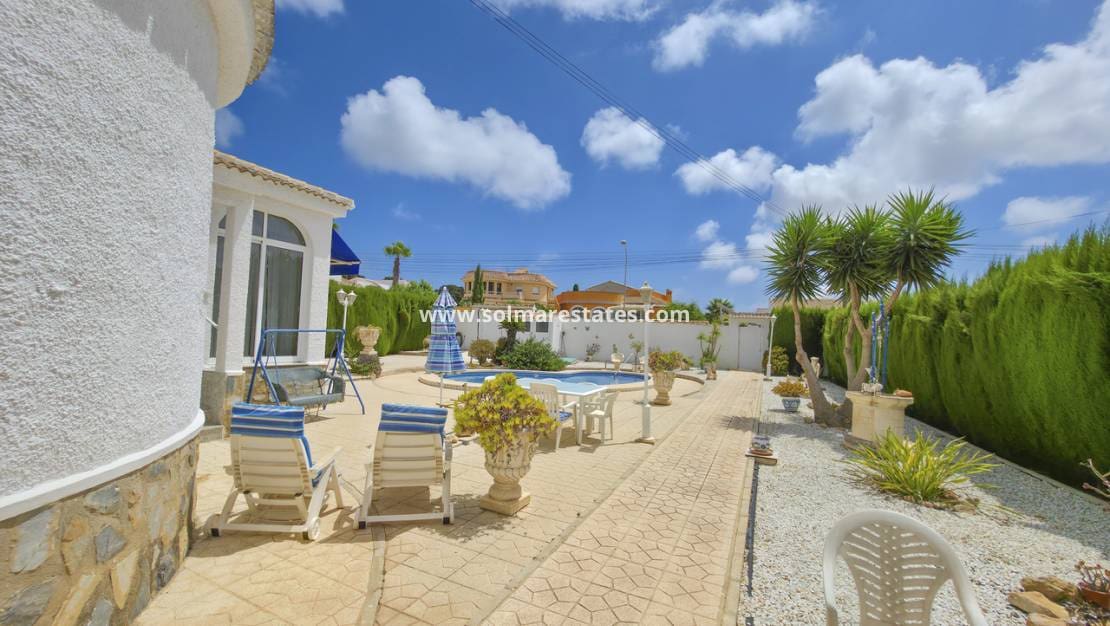 3 sovrum Villa till salu i San Luis med pool - 475 000 € (Ref: 10012225)