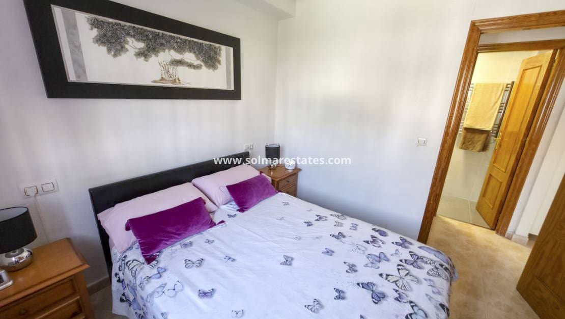 2 soverom Leilighet til salgs i Villamartin med svømmebasseng - € 149 950 (Ref: 10012227)