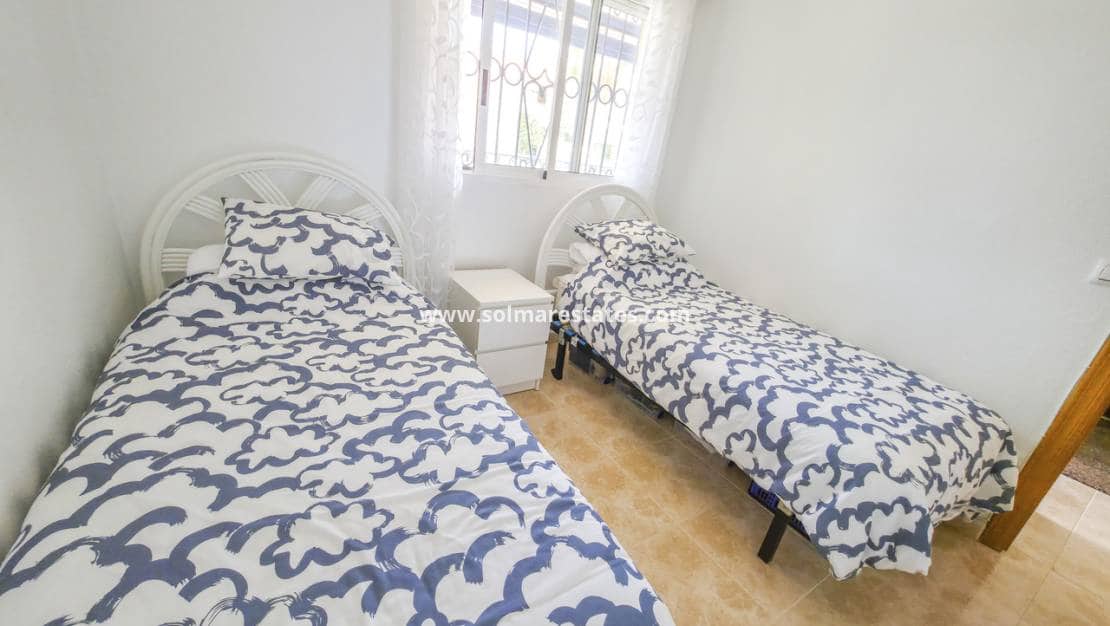 2 soverom Leilighet til salgs i Villamartin med svømmebasseng - € 149 950 (Ref: 10012227)