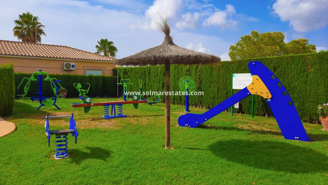 2 soverom Leilighet til salgs i Villamartin med svømmebasseng - € 149 950 (Ref: 10012227)