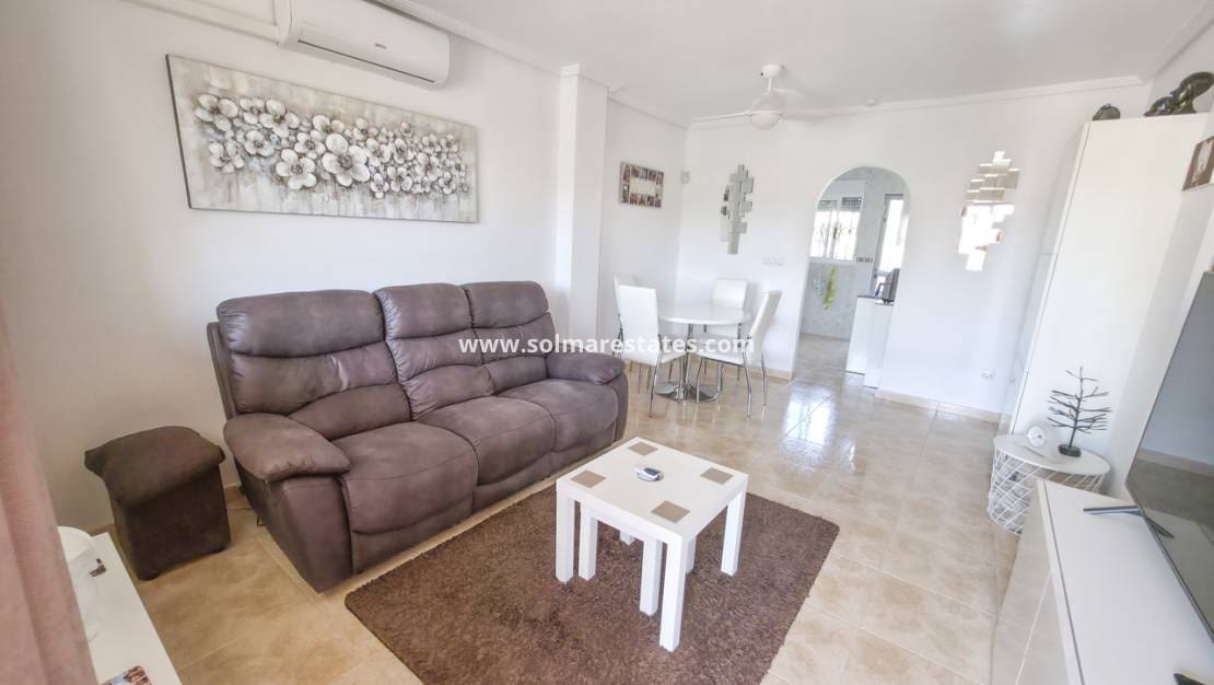 2 soverom Leilighet til salgs i Villamartin med svømmebasseng - € 149 950 (Ref: 10012227)