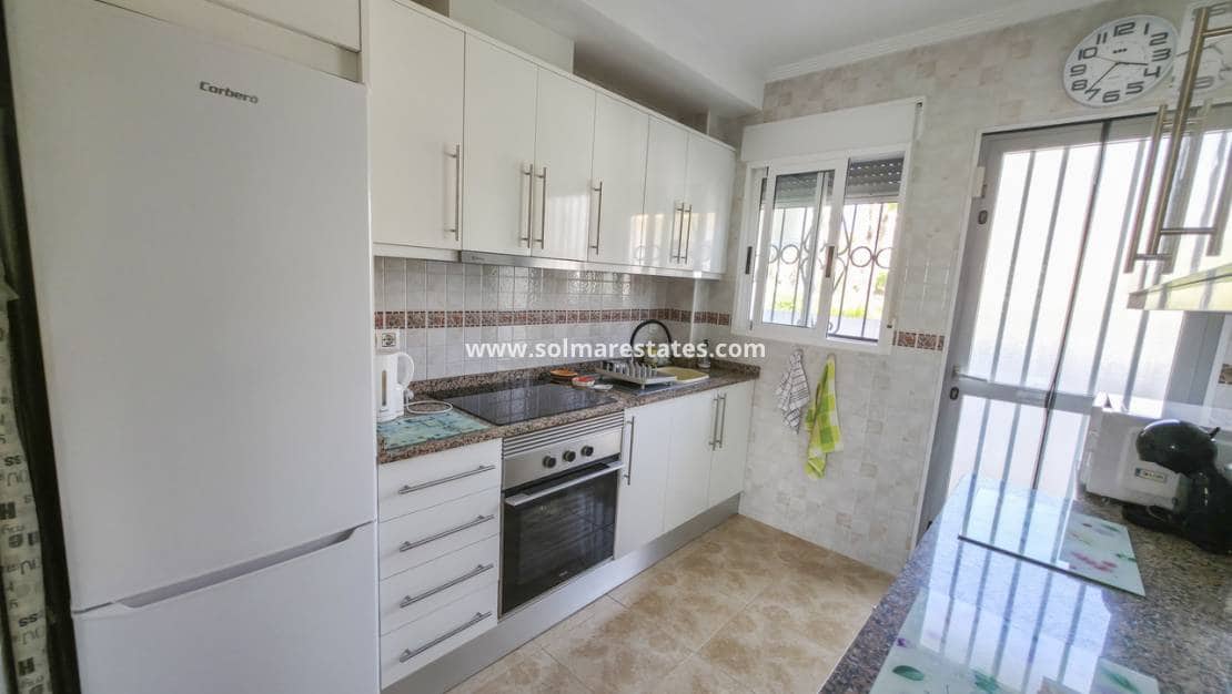 2 soverom Leilighet til salgs i Villamartin med svømmebasseng - € 149 950 (Ref: 10012227)