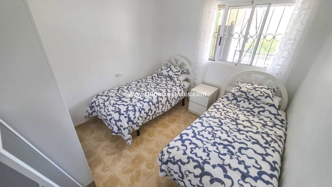 2 soverom Leilighet til salgs i Villamartin med svømmebasseng - € 149 950 (Ref: 10012227)