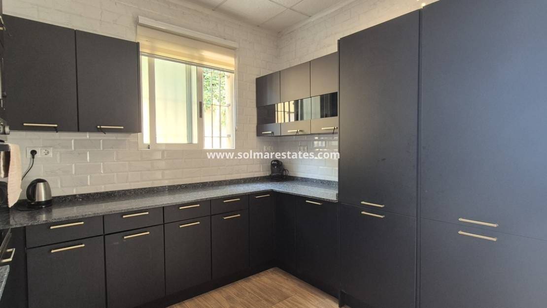 3 soverom Villa til salgs i Villamartin med svømmebasseng - € 425 000 (Ref: 10016522)
