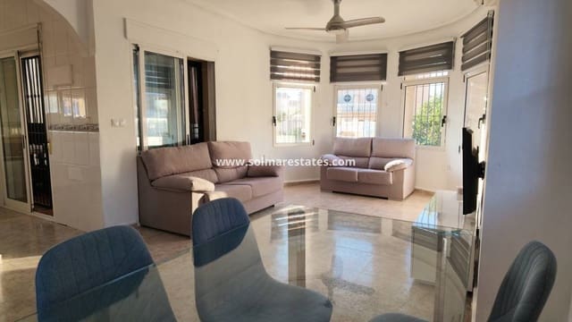 3 soverom Villa til salgs i Villamartin, Orihuela med svømmebasseng - € 425 000 (Ref: 10016522)