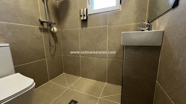 3 soverom Villa til salgs i Villamartin, Orihuela med svømmebasseng - € 425 000 (Ref: 10016522)