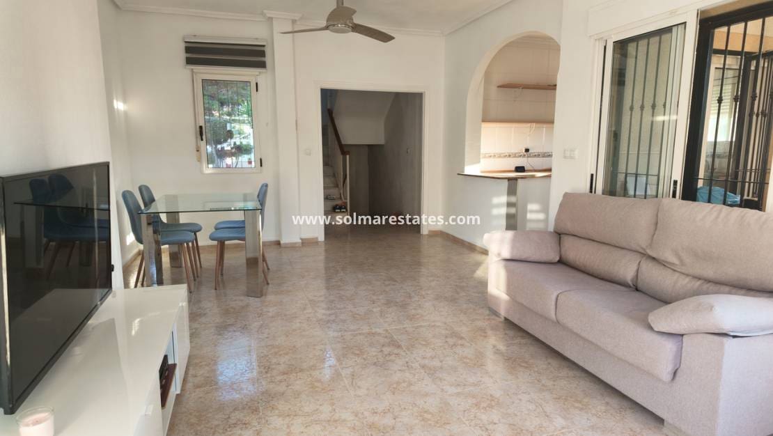 3 soverom Villa til salgs i Villamartin med svømmebasseng - € 425 000 (Ref: 10016522)