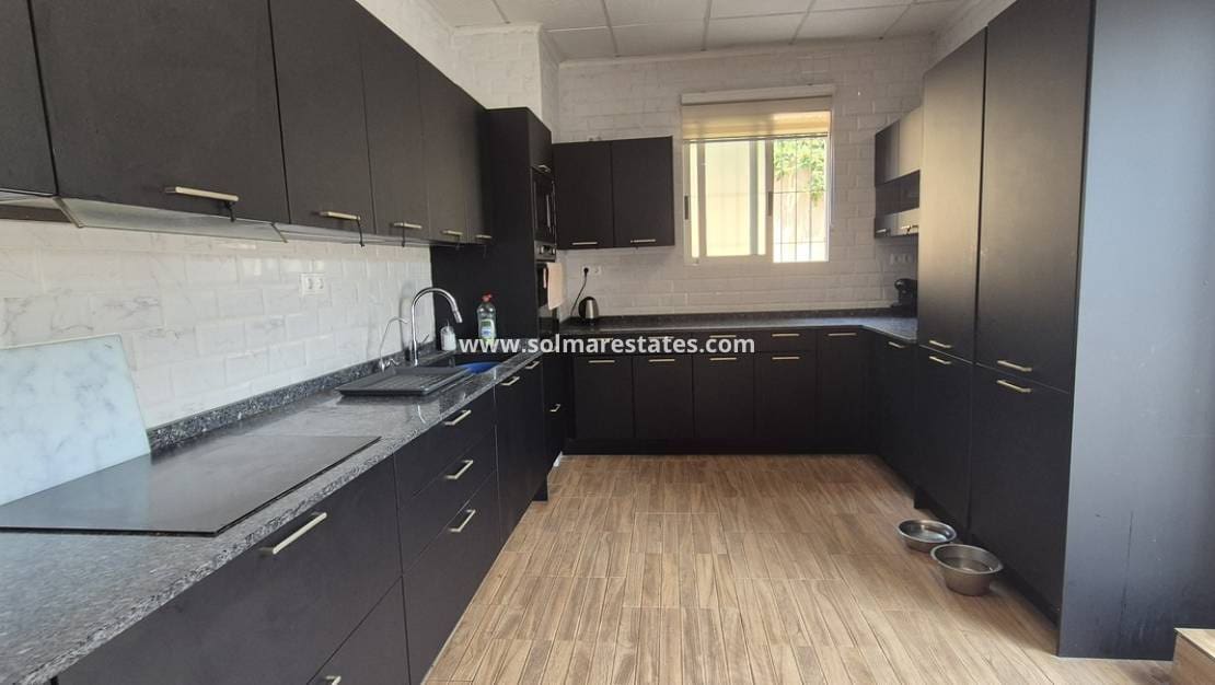 3 soverom Villa til salgs i Villamartin med svømmebasseng - € 425 000 (Ref: 10016522)