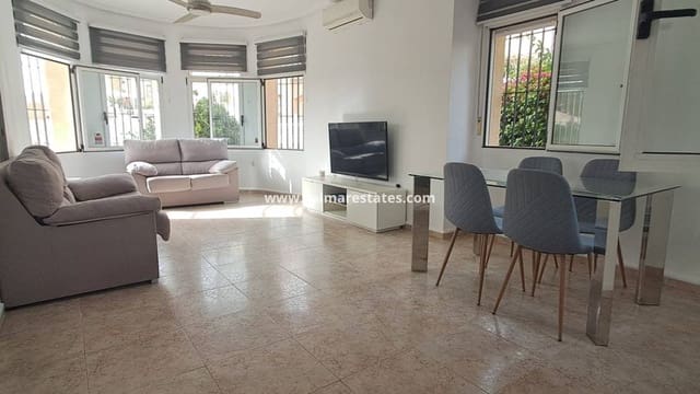 3 soverom Villa til salgs i Villamartin, Orihuela med svømmebasseng - € 425 000 (Ref: 10016522)