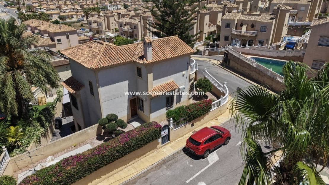 3 soverom Villa til salgs i Villamartin med svømmebasseng - € 425 000 (Ref: 10016522)