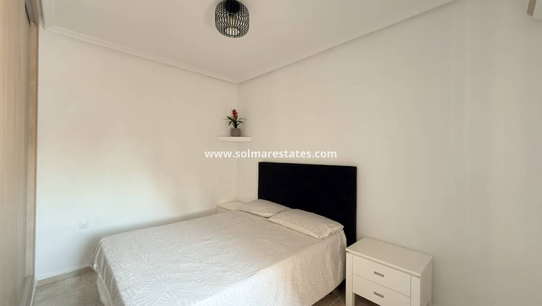 3 quarto Moradia para venda em Villamartin com piscina garagem - 400 000 € (Ref: 10016522)