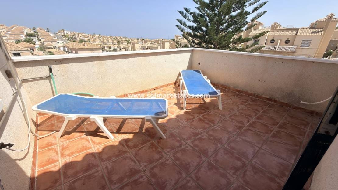 3 quarto Moradia para venda em Villamartin com piscina garagem - 400 000 € (Ref: 10016522)