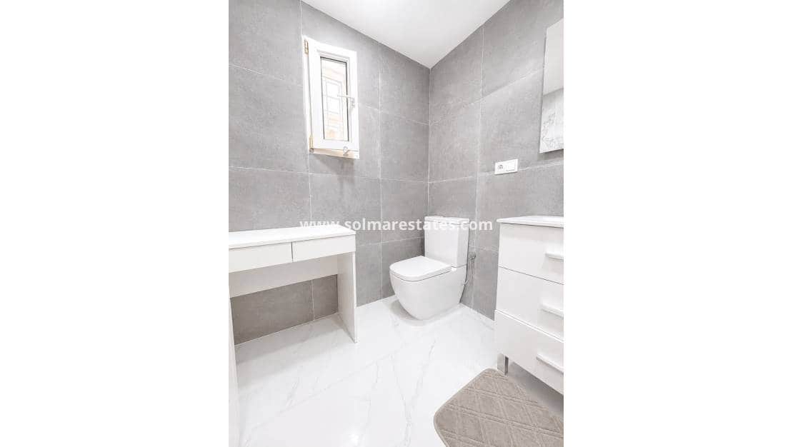 3 soveværelse Villa til salg i Villamartin med swimmingpool - € 529.995 (Ref: 10016916)